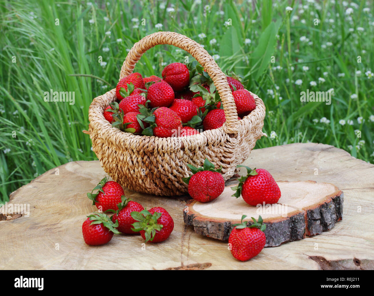 Strawberries in country kitchen hi-res stock photography and images - Alamy
