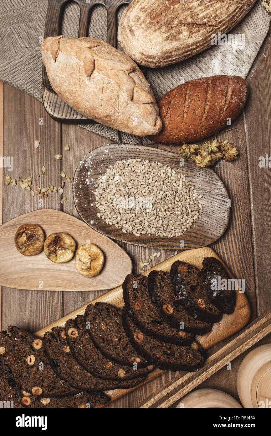 Whole grain multigrain bread, whole and sliced, contains seeds isolated