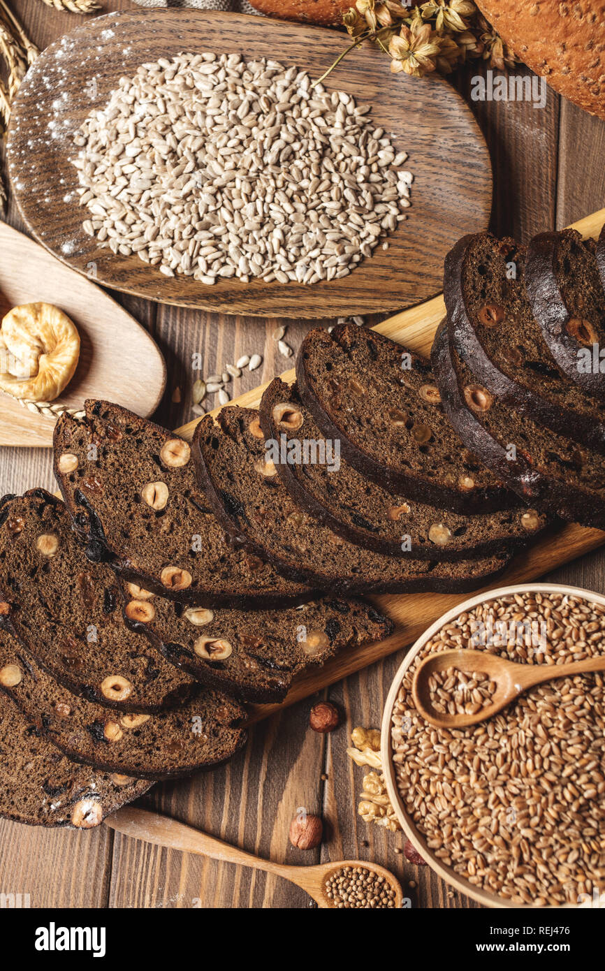 Whole grain multigrain bread, whole and sliced, contains seeds isolated