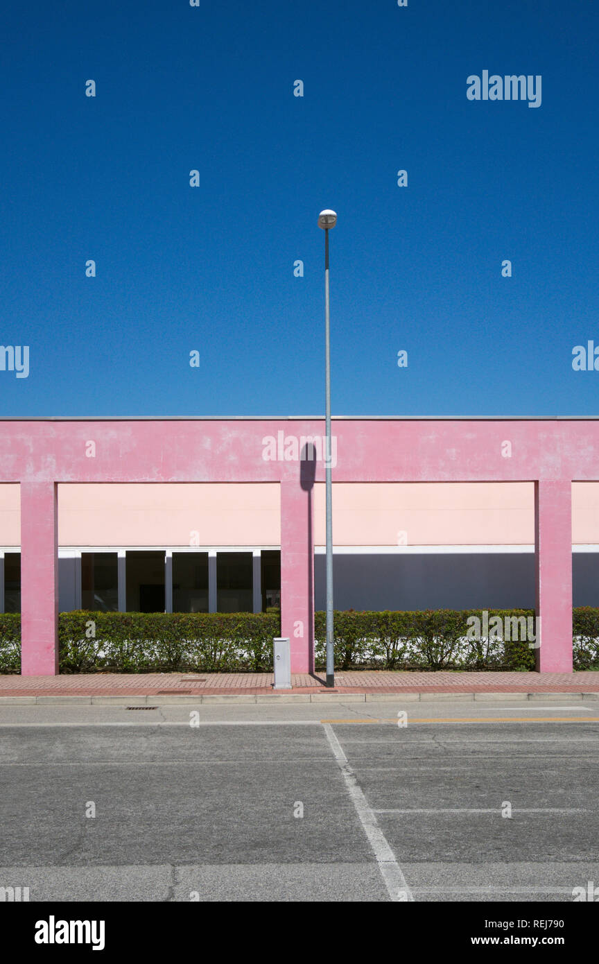 Empty mall parking hi-res stock photography and images - Alamy