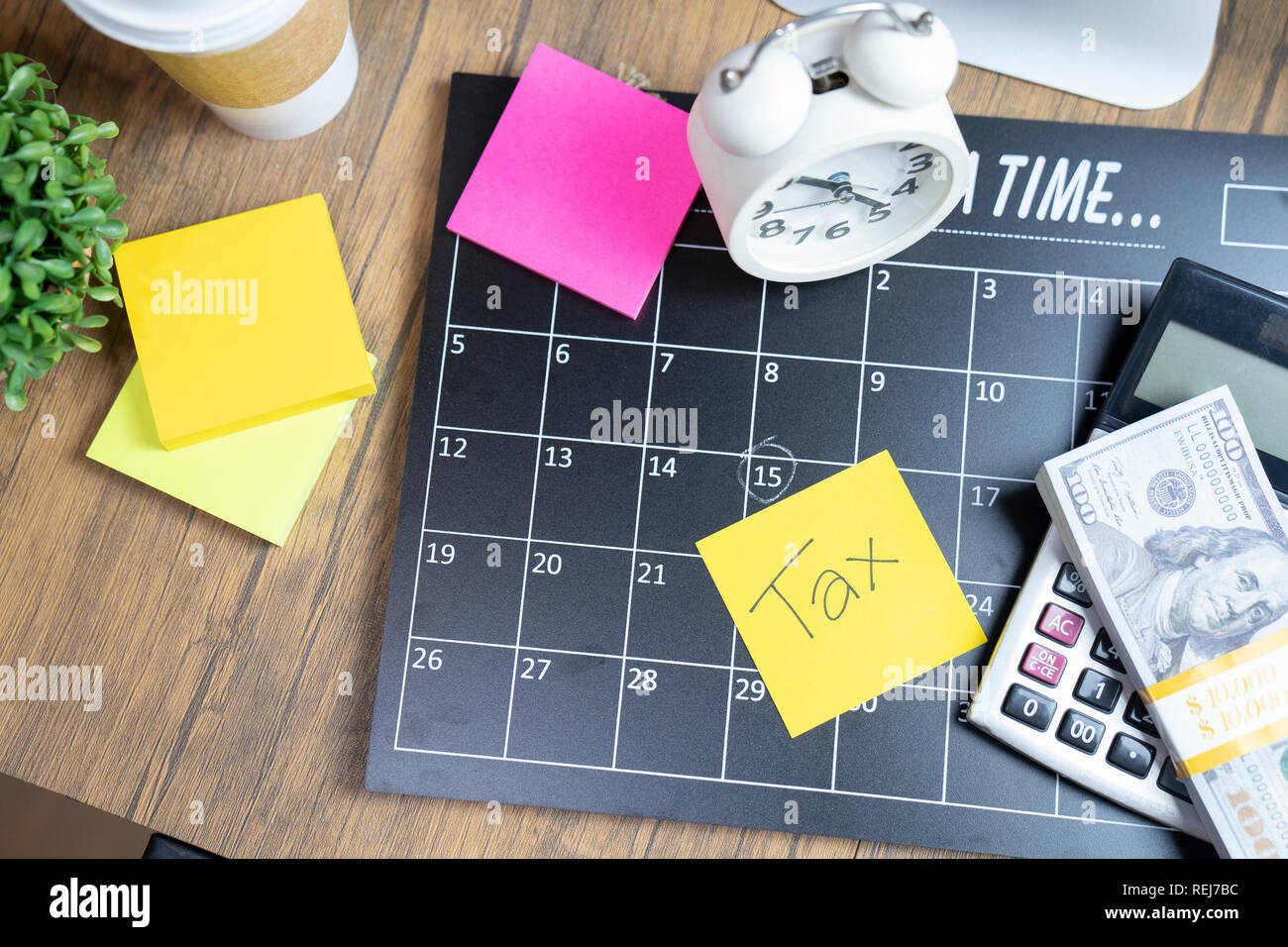 USA tax before due date marked on calendar - 15 April 2019 - Image Stock Photo