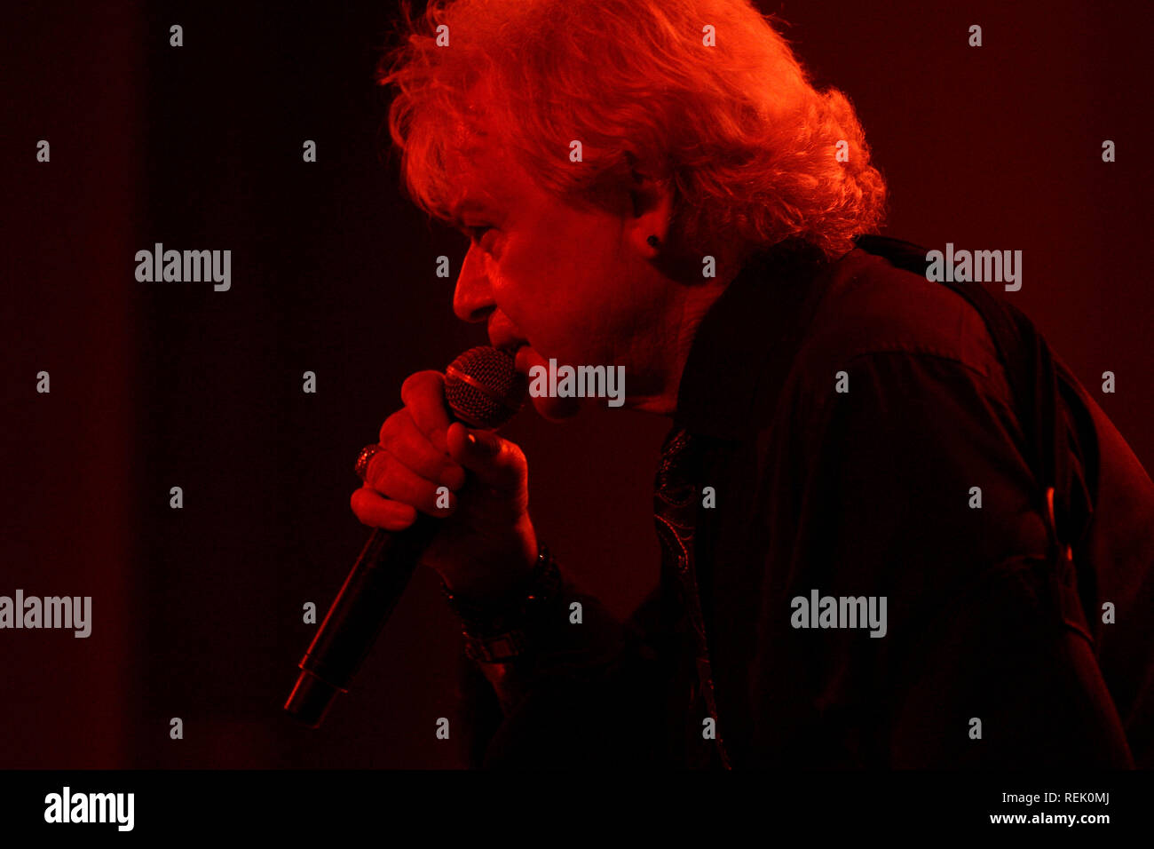 Air supply in concert hi-res stock photography and images - Alamy