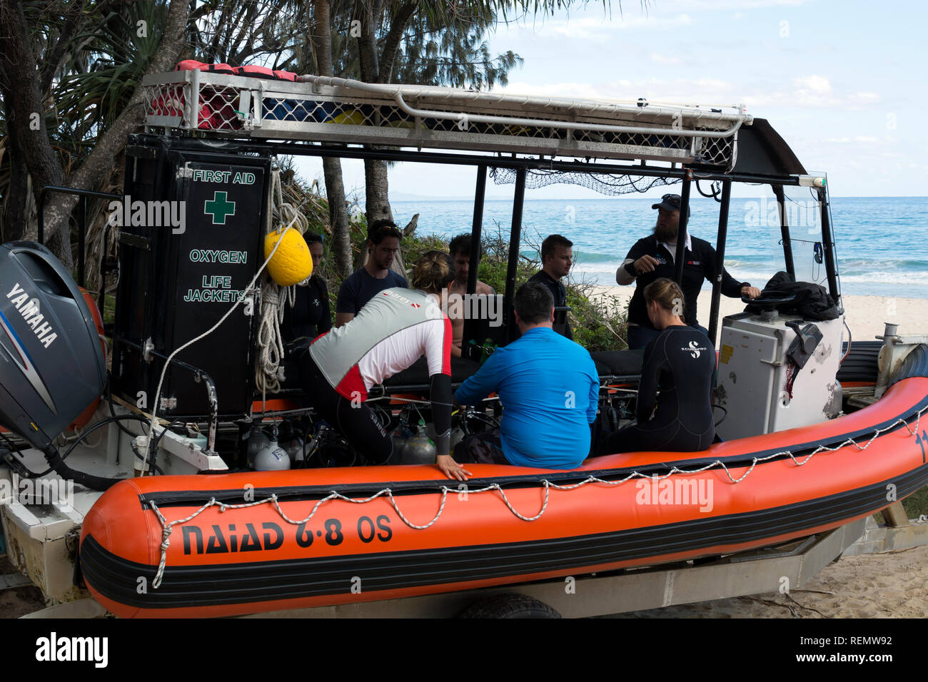 A dive boat setting off from Manta Lodge dive centre, North Stradbroke Island, Queensland, Australia Stock Photo