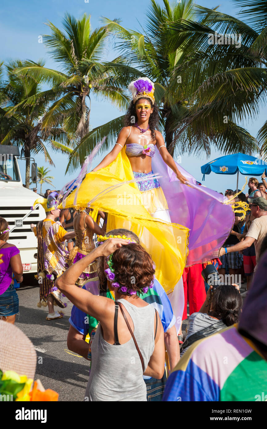 Rio carnival costume hi-res stock photography and images - Alamy