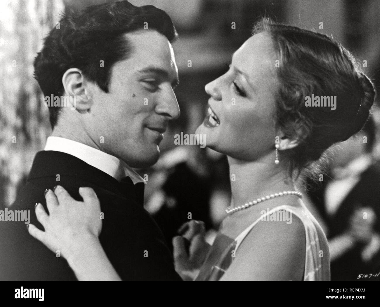 The Last Tycoon Year : 1976 USA Director : Elia Kazan Robert De Niro,  Ingrid Boulting Stock Photo