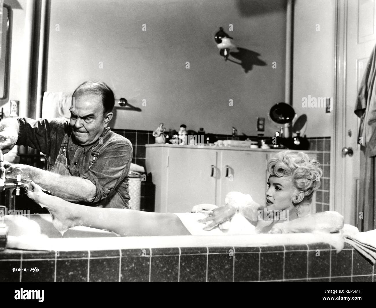 Victor moore hi-res stock photography and images - Alamy