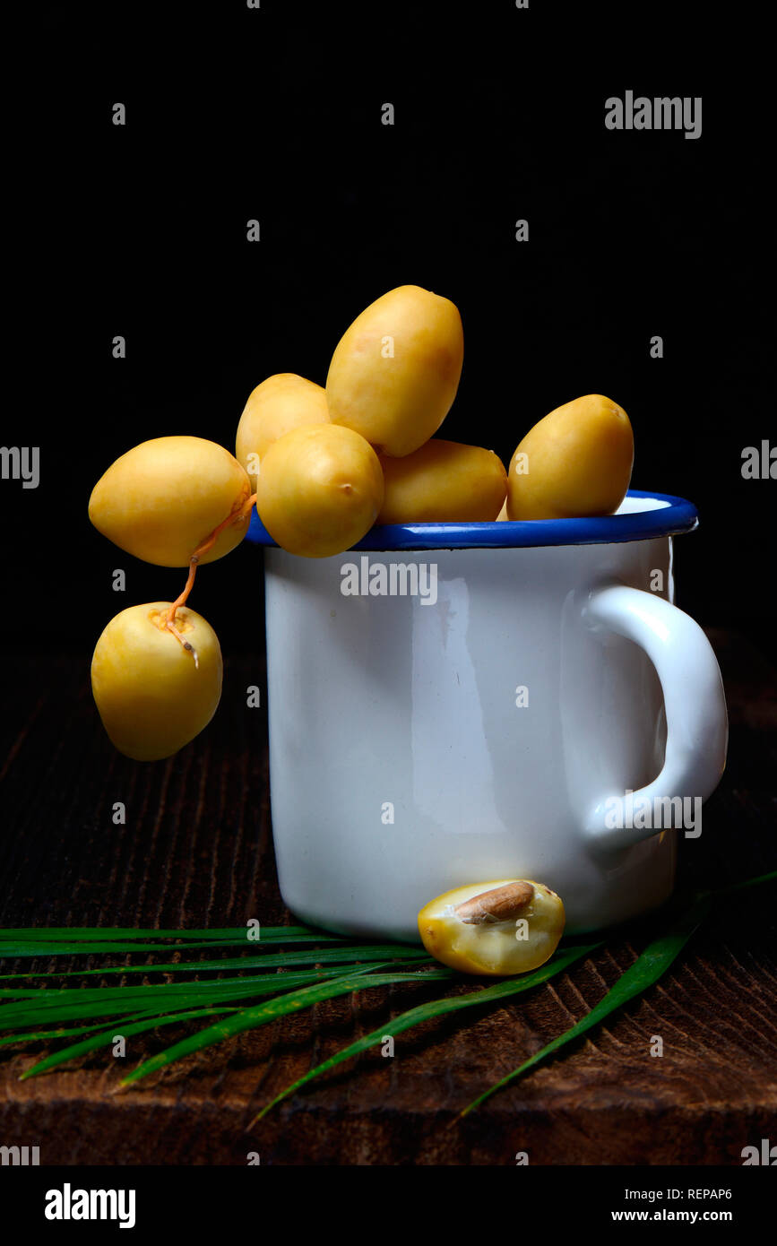 fresh dates, Bahri dates, from Namibia Stock Photo Alamy