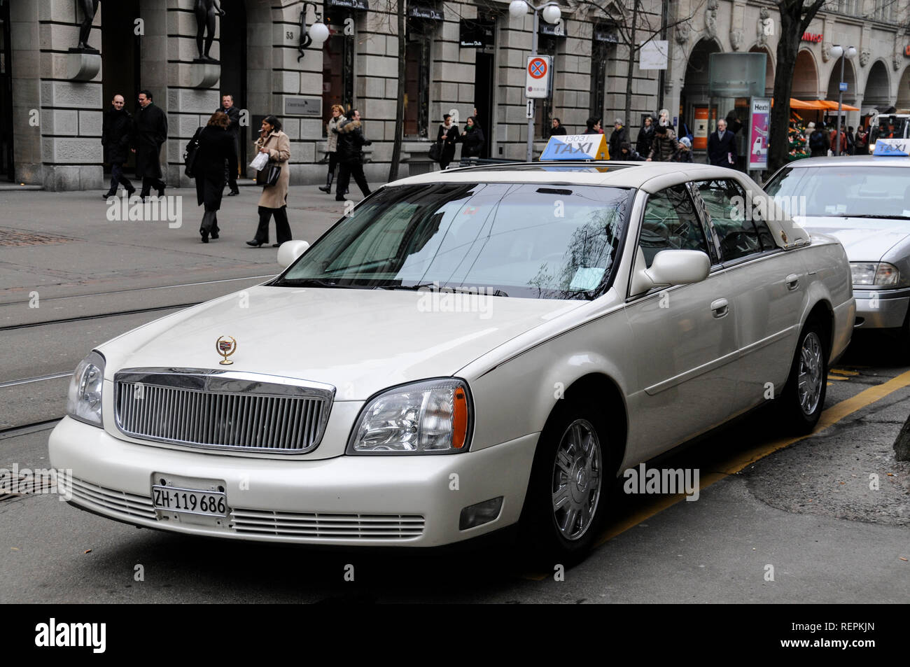 An up market taxi parked in Zurich's main shopping street, Bahnhofstrasse,  Switzerland Stock Photo - Alamy