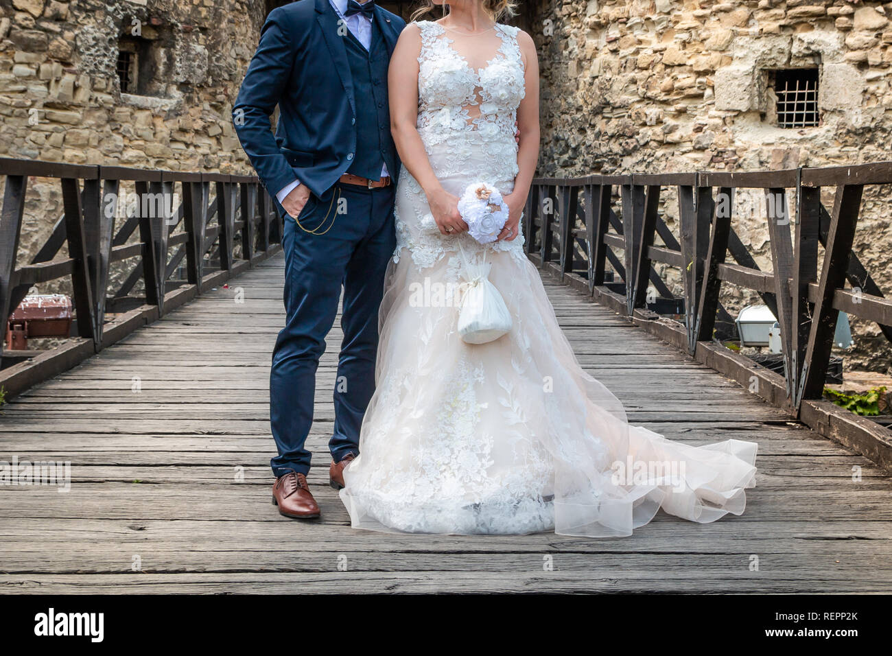 Wedding couple in front castle hi-res stock photography and images - Alamy