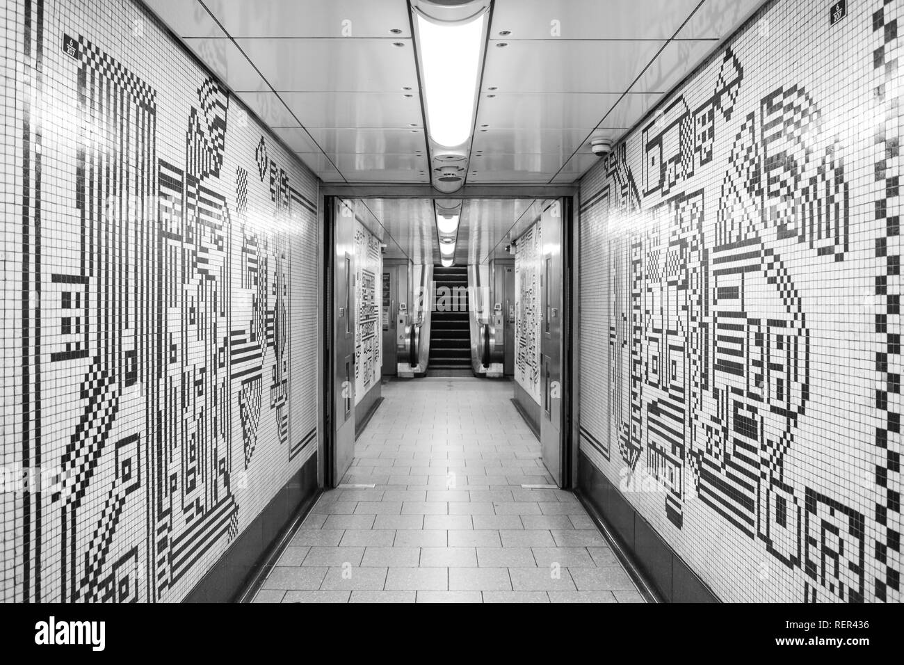 Tottenham court road underground roundel Black and White Stock Photos ...