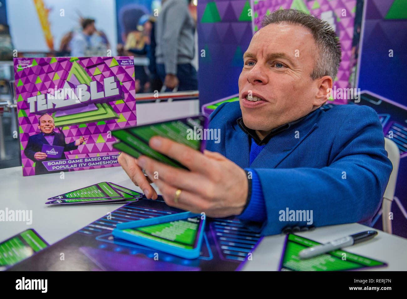 warwick davis actor high resolution stock photography and images alamy warwick davis actor high resolution stock photography and images alamy