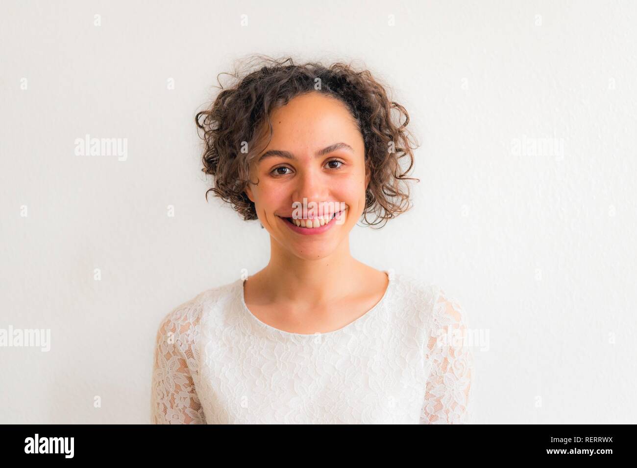 Young smiling woman hi-res stock photography and images - Alamy