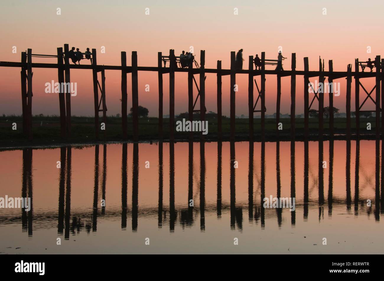 U being bridge hi-res stock photography and images - Alamy