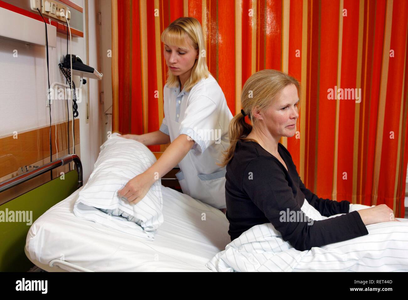 Making nurses bed hires stock photography and images Alamy