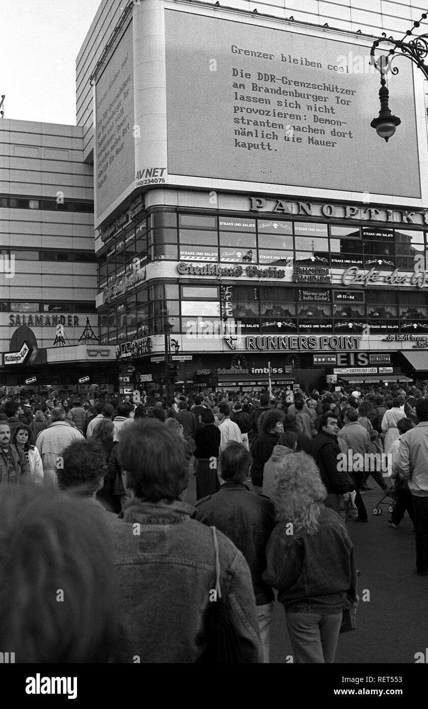 Fall of the Berlin Wall, shopping on Kurfuerstendamm Avenue, Berlin Stock Photo