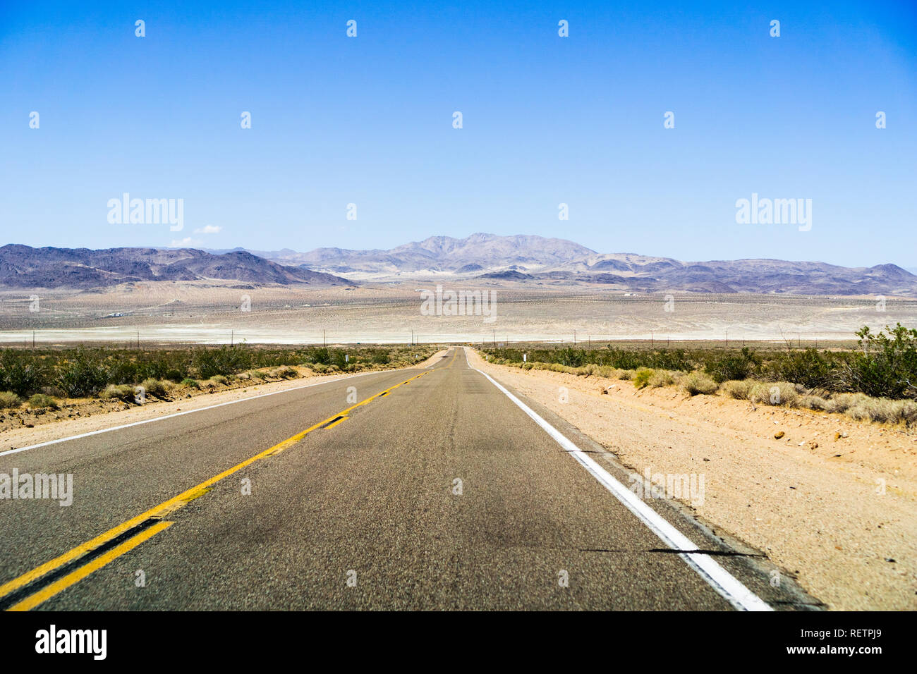 Highway through the Mojave Desert, California Stock Photo Alamy