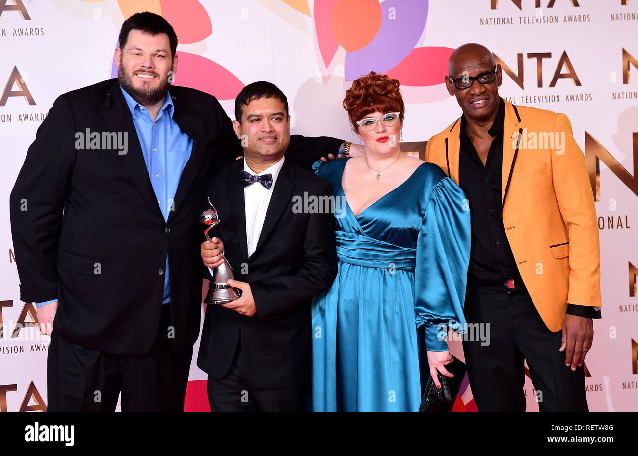 Left To Right Mark Labbett Paul Sinha Jenny Ryan And Shaun Wallace With The Award For