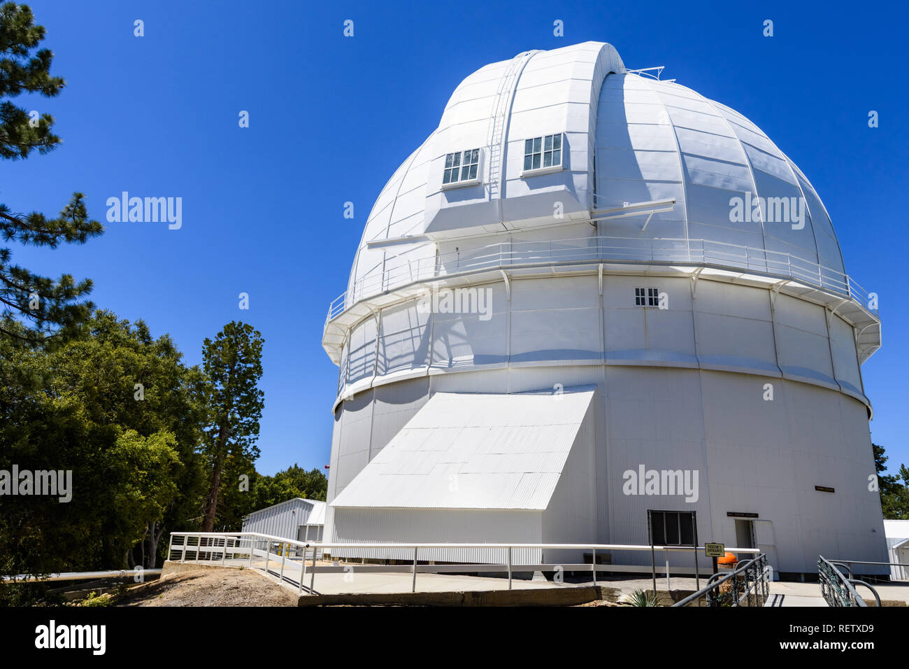 Dome housing the historical Hooker 100-inch telescope (completed in 1917); Mt Wilson, San Gabriel mountains, Los Angeles county, California Stock Photo