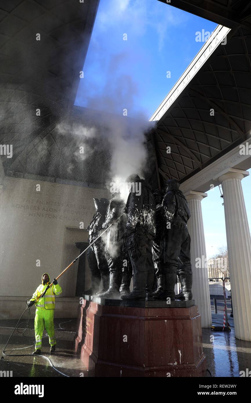 Pic shows: Clean up operation begins on  RAF Bomber Command memorial in Green Park today  22.1.19     pic by Gavin Rodgers/Pixel8000 Stock Photo