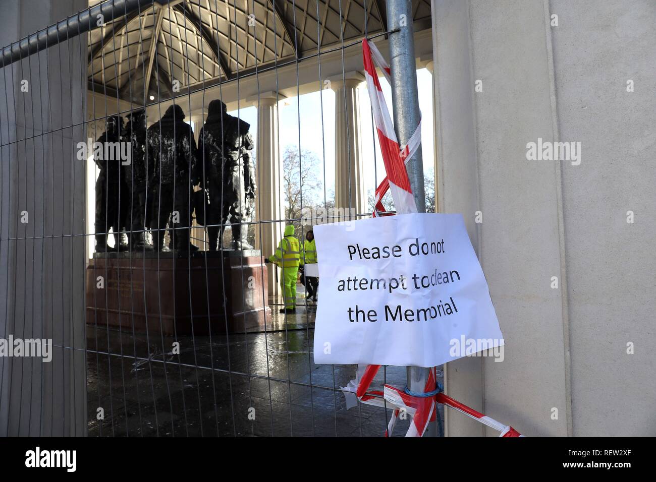 Pic shows: Clean up operation begins on  RAF Bomber Command memorial in Green Park today  22.1.19     pic by Gavin Rodgers/Pixel8000 Stock Photo