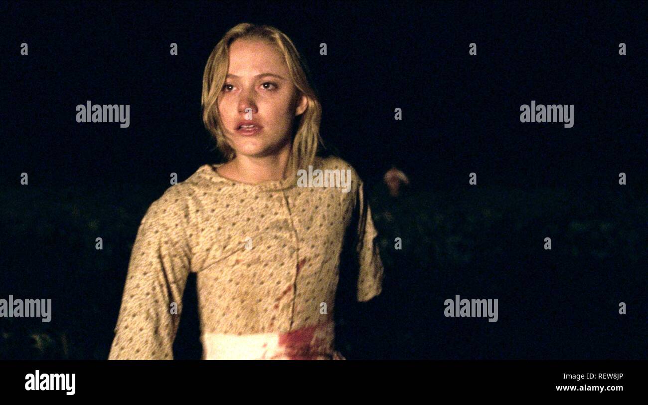MAIKA MONROE Character(s): Abigail Riley Film 'WAR ON THE RANGE; ECHOES OF  WAR' (2015) Directed By KANE SENES 15 April 2015 SAV86680 Allstar Picture  Library/AMERICAN FILM PRODUCTIONS **WARNING** This Photograph is for
