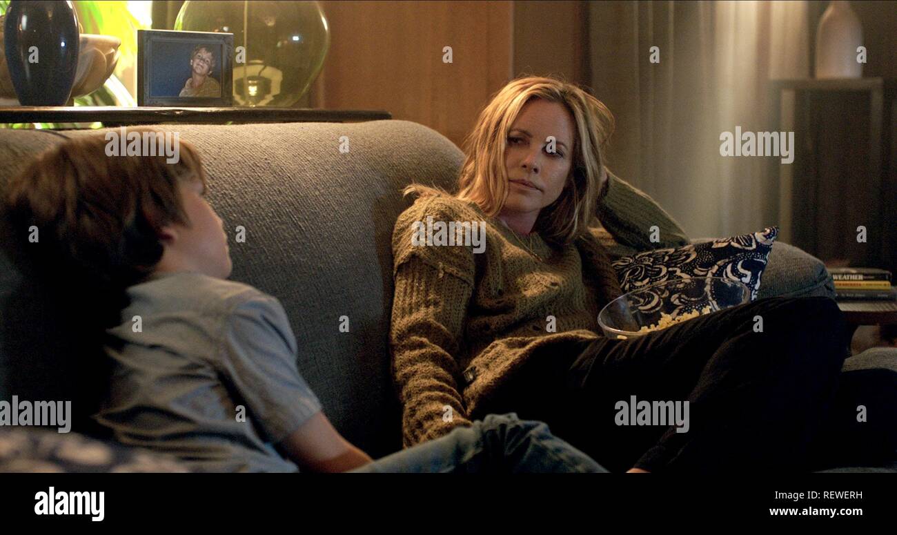 Gabriel Bateman Maria Bello Lights Out 16 Stock Photo Alamy