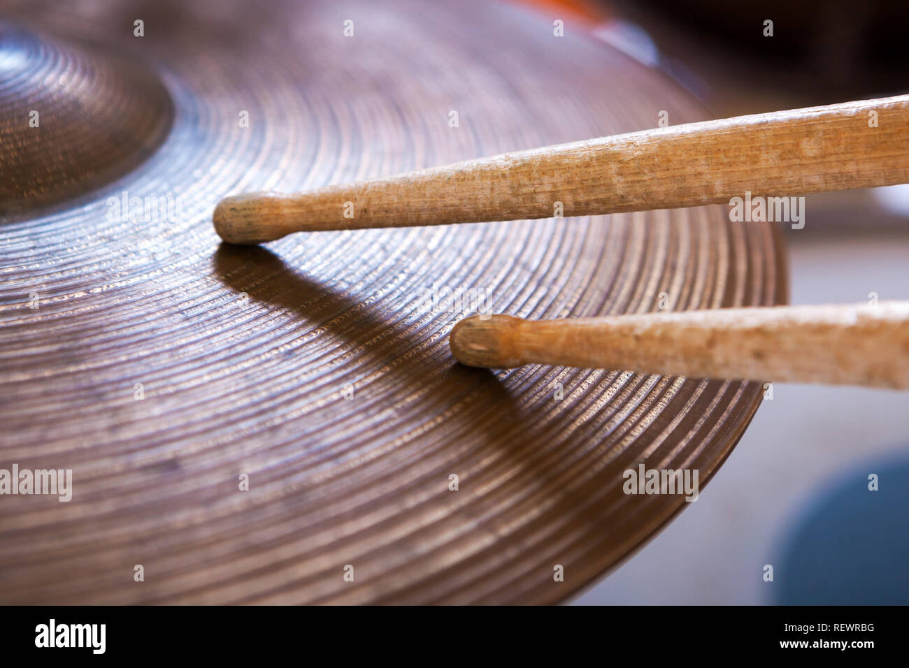 Drumsticks and drum hires stock photography and images Alamy