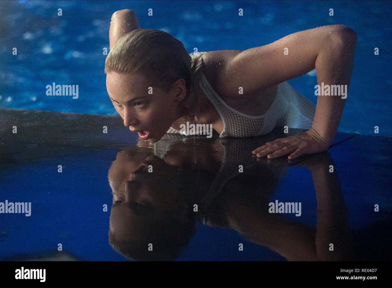 Lawrence beach jennifer 2016 Jennifer Lawrence