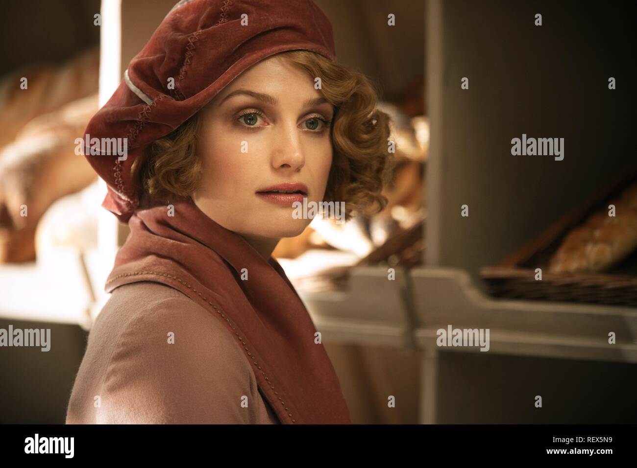 Alison Sudol Film Fantastic Beasts And Where To Find Them Uk Usa 2016 Character S Queenie Goldstein Literaturverfilmung Based On The Book By J K Rowling Director David Yates 16 November 2016 Sar69498 Allstar Alison Sudol Film Fantastic Beasts And Where To Find Them Uk Usa 2016 Character S Queenie Goldstein Literaturverfilmung Based On The Book By J K Rowling Director David Yates 16 November 2016 Sar69498 Allstar