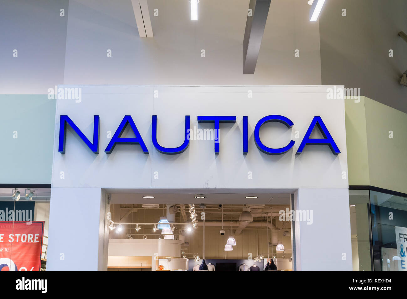 Nautica shop hi-res stock photography and images - Alamy