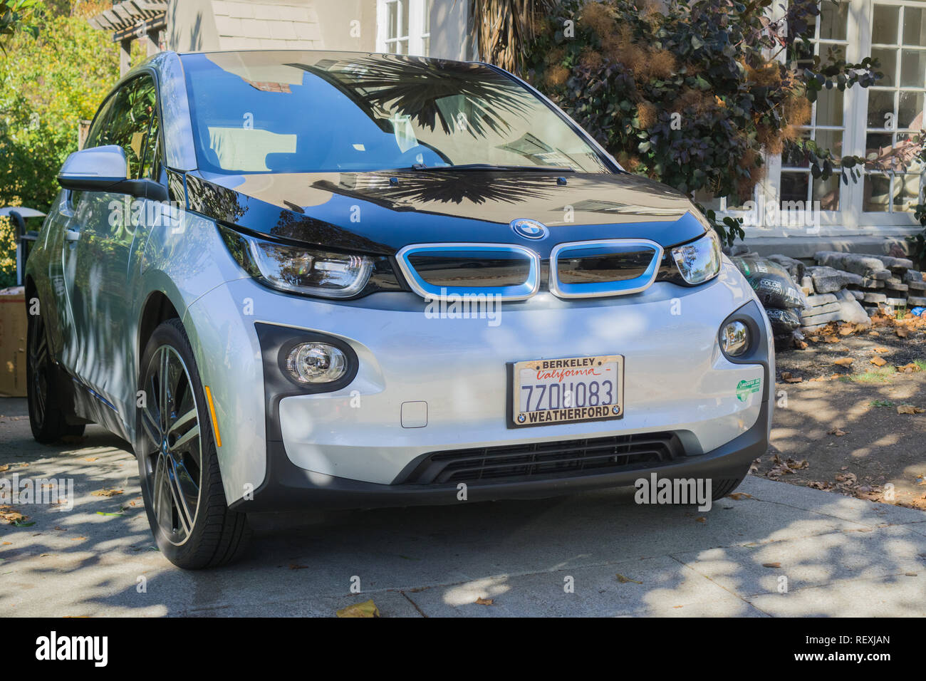 October 22, 2017 Oakland/CA/USA A BMW electric vehicle, model I3
