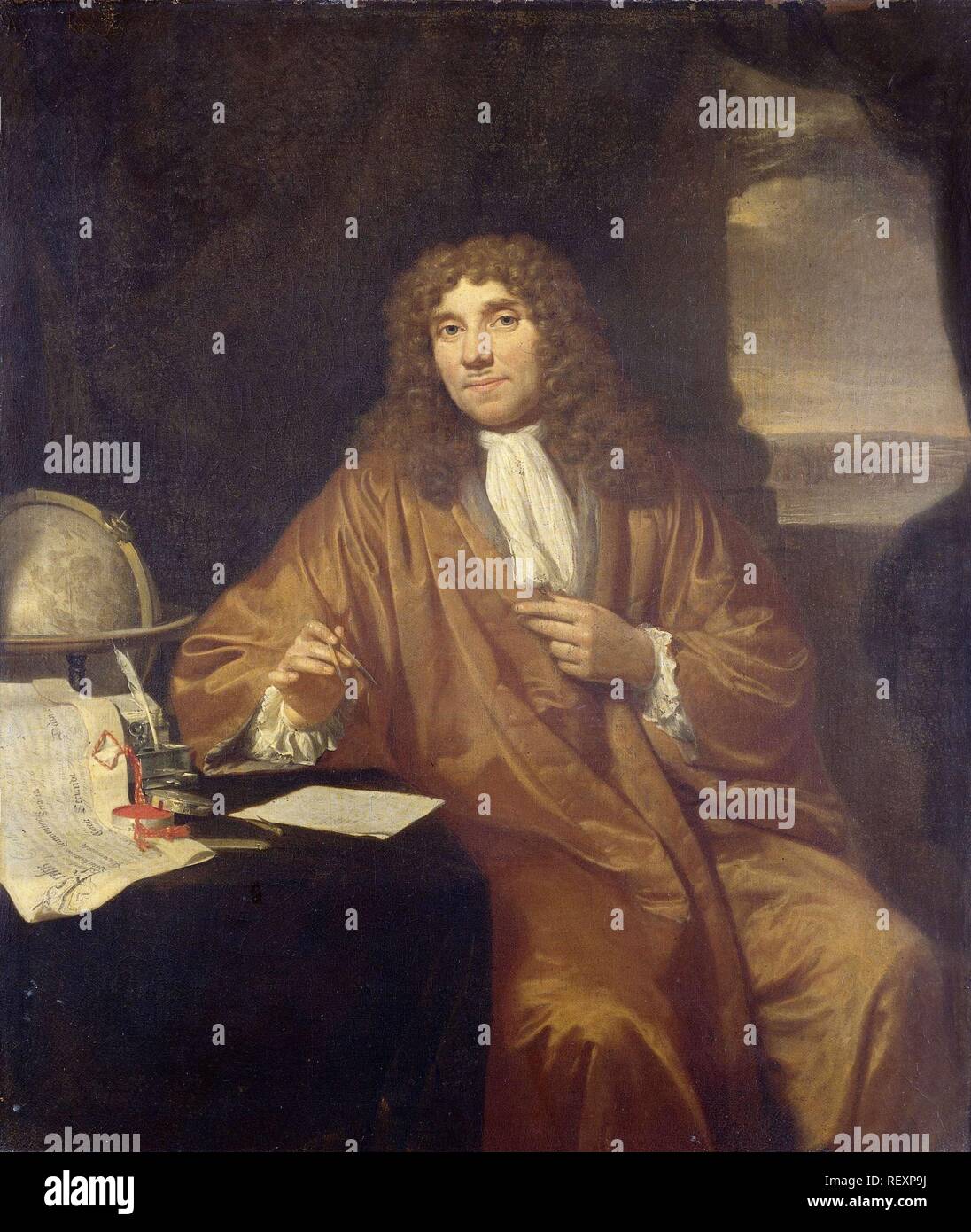 Portrait of Anthonie van Leeuwenhoek, Natural Philosopher and Zoologist in Delft. Dating: 1680 - 1686. Measurements: h 56 cm × w 47.5 cm. Museum: Rijksmuseum, Amsterdam. Author: Jan Verkolje (I). Stock Photo