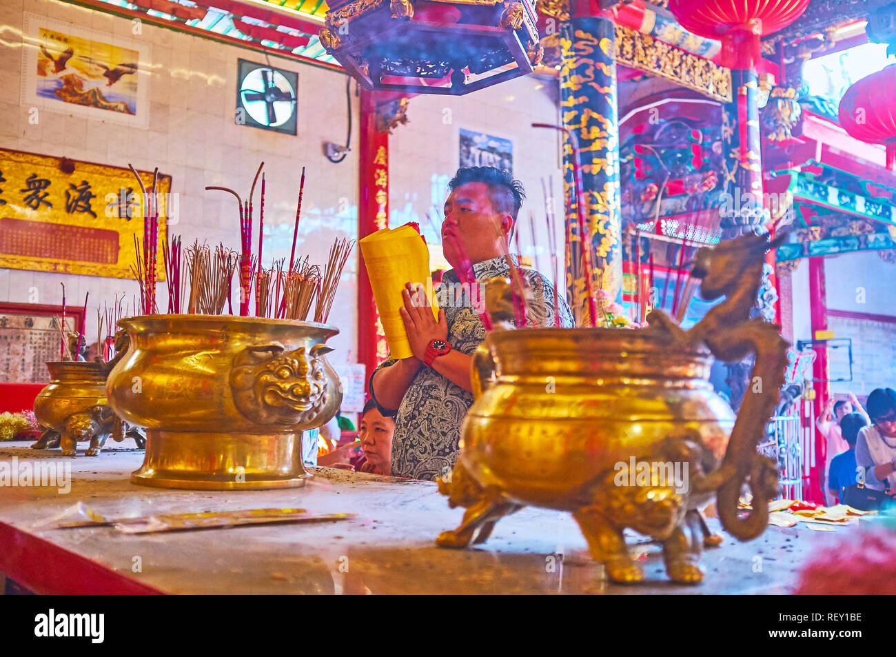 Golden altar of incense hi-res stock photography and images - Alamy