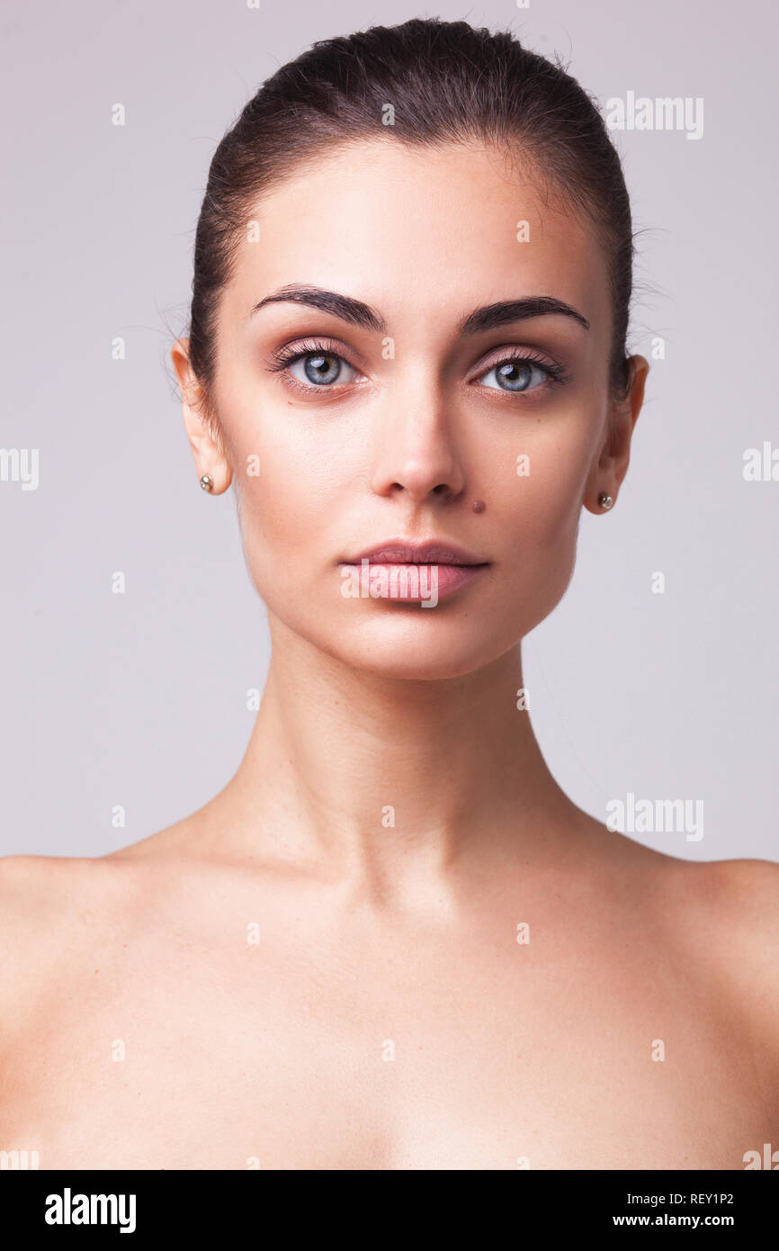 Beautiful brunette woman hi-res stock photography and images - Alamy