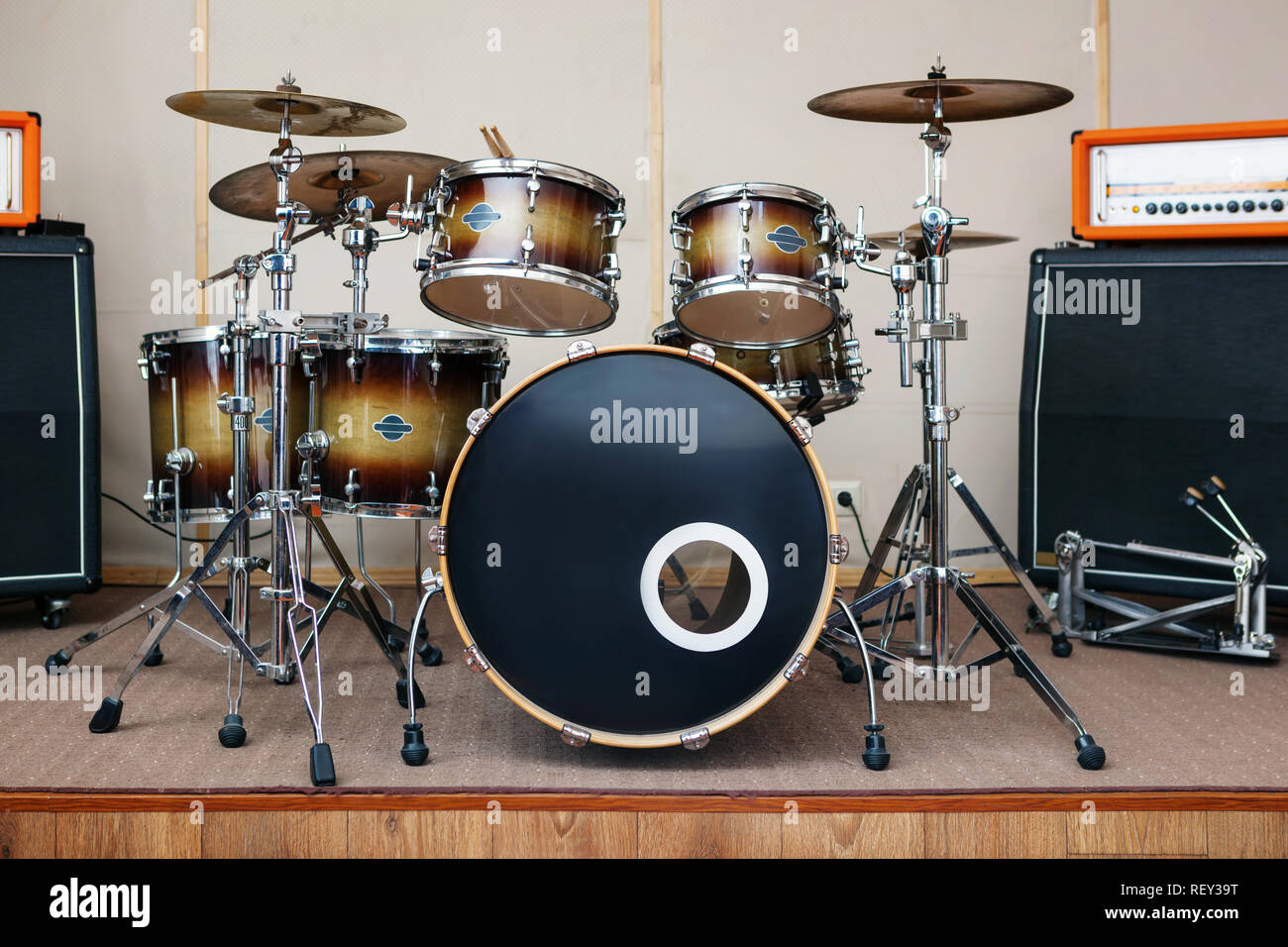 Empty band room hi-res stock photography and images - Alamy