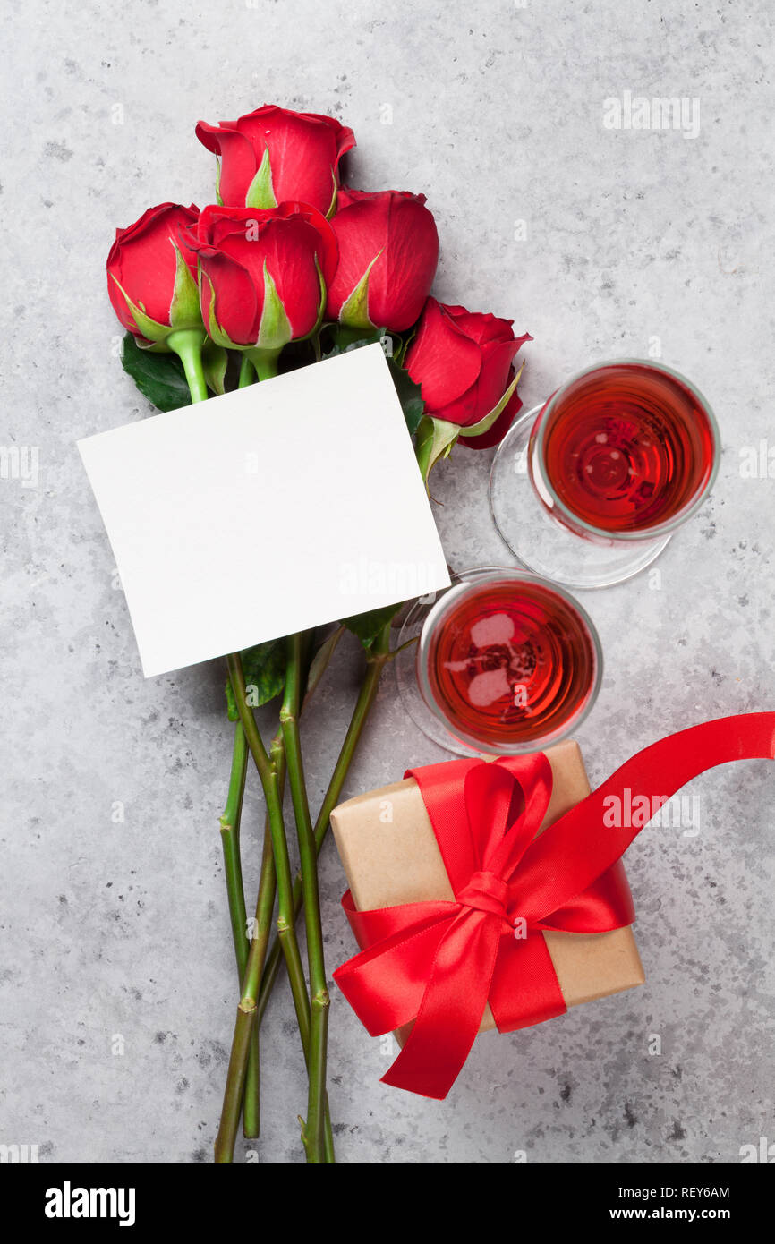 Valentine's day greeting card with red rose flowers bouquet and ...