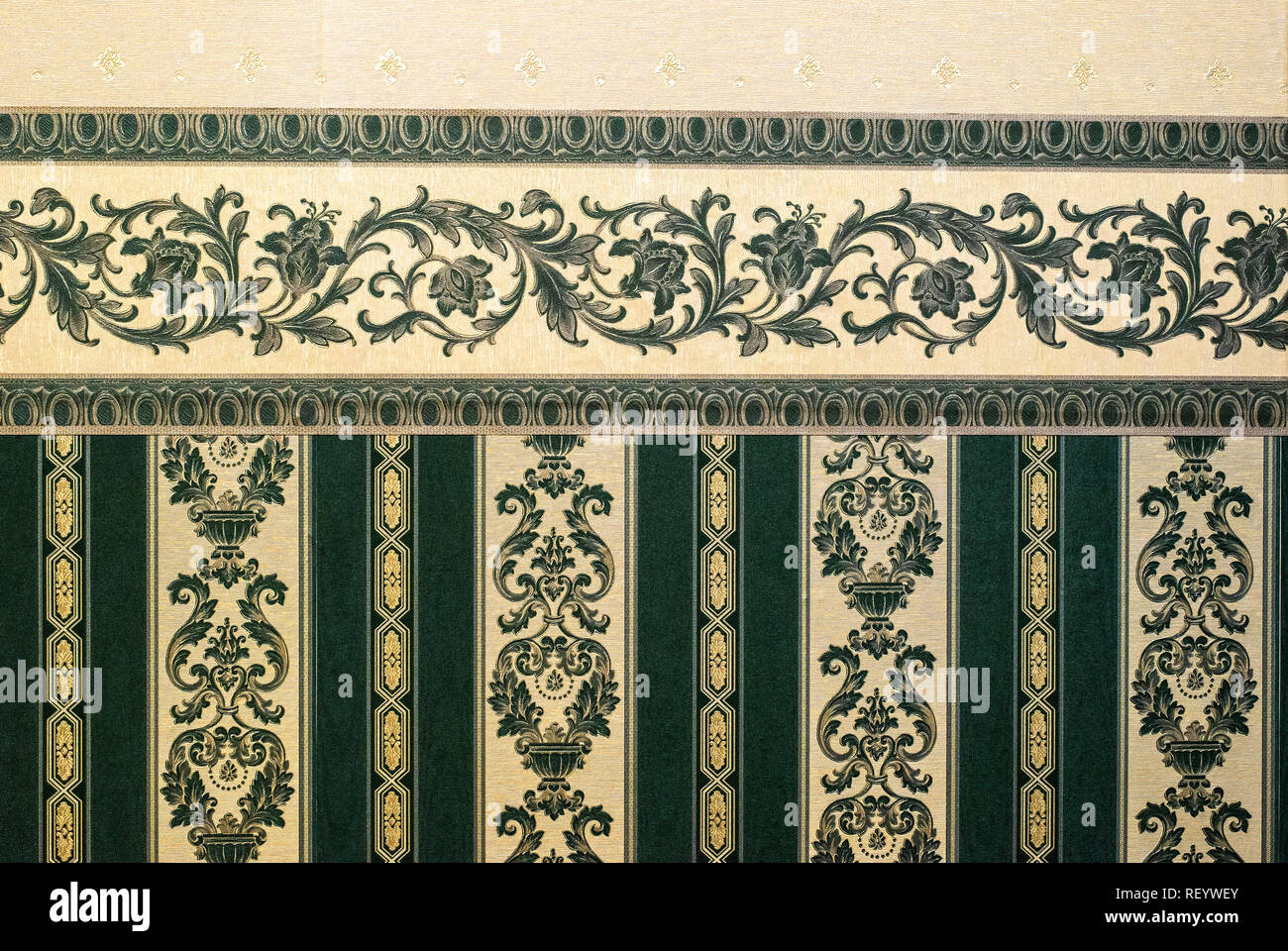 Vintage ornamental green patterns wallpaper. Victorian style backdrop. Natural authentic light Stock Photo - Alamy Vintage ornamental green patterns wallpaper. Victorian style backdrop. Natural authentic light Stock Photo - Alamy
