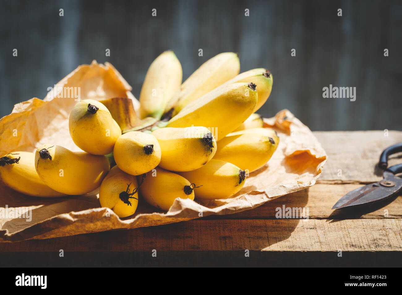 Ripe little bananas Stock Photo - Alamy