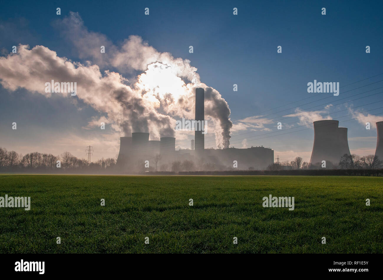 Fiddlers Ferry power station on a frosty cold day. Stock Photo