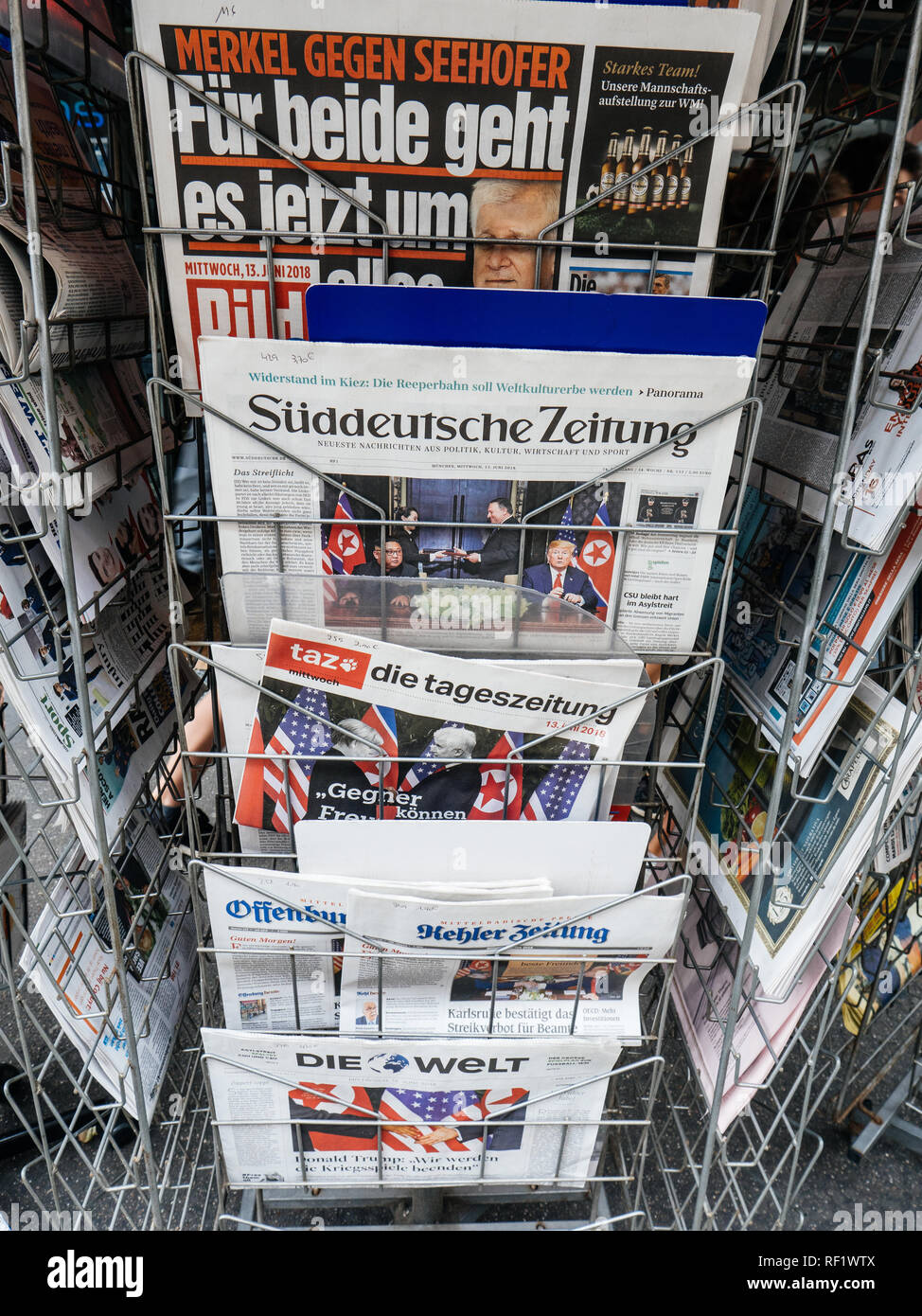 Die Zeit Newspaper Stock Photos Die Zeit Newspaper Stock Images