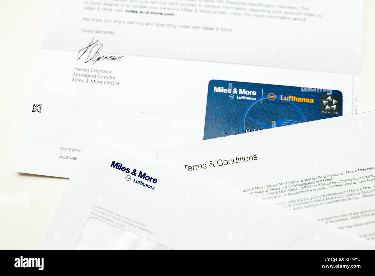 sorpresa herida al menos FRANKFURT, GERMANY - JAN 14, 2015: Miles and More card point card received  by post from German Lufthansa airlines - Terms and Conditions Privacy Stock  Photo - Alamy