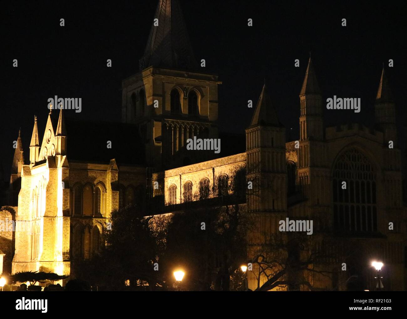 Rochester Cathedral By Night Hi res Stock Photography And Images Alamy