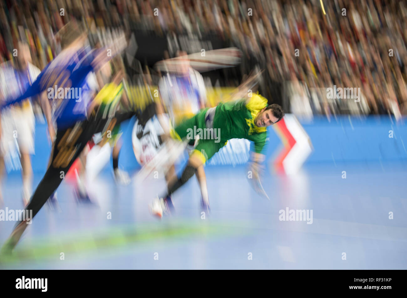 general, goal throw, goalie, blurred, dynamic, action, main round Group I, Spain (ESP) - Brazil (BRA) 36:24, on 21.01.2019 in Koeln / Germany. Handball World Cup 2019, from 10.01. - 27.01.2019 in Germany / Denmark. | usage worldwide Stock Photo