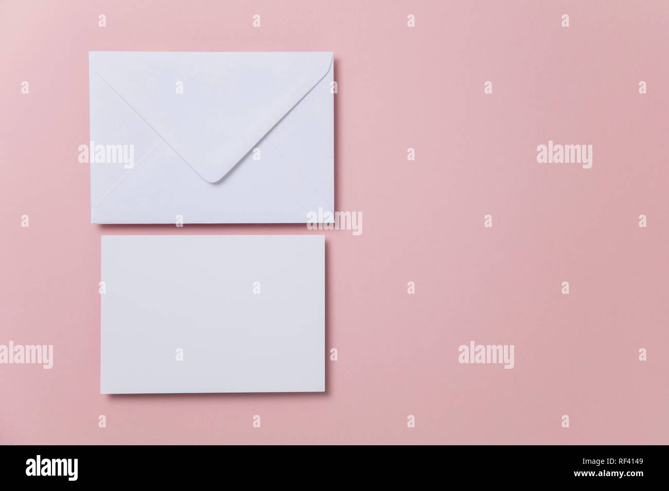 Blank white card with paper envelope template mock up Stock Photo - Alamy