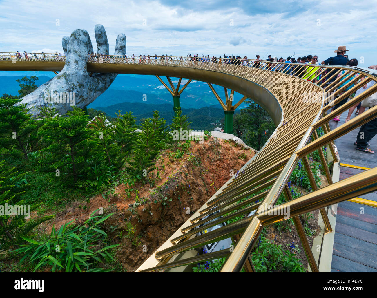 golden-bridge-sun-world-ba-na-hills-danang-vietnam-asia-stock-photo