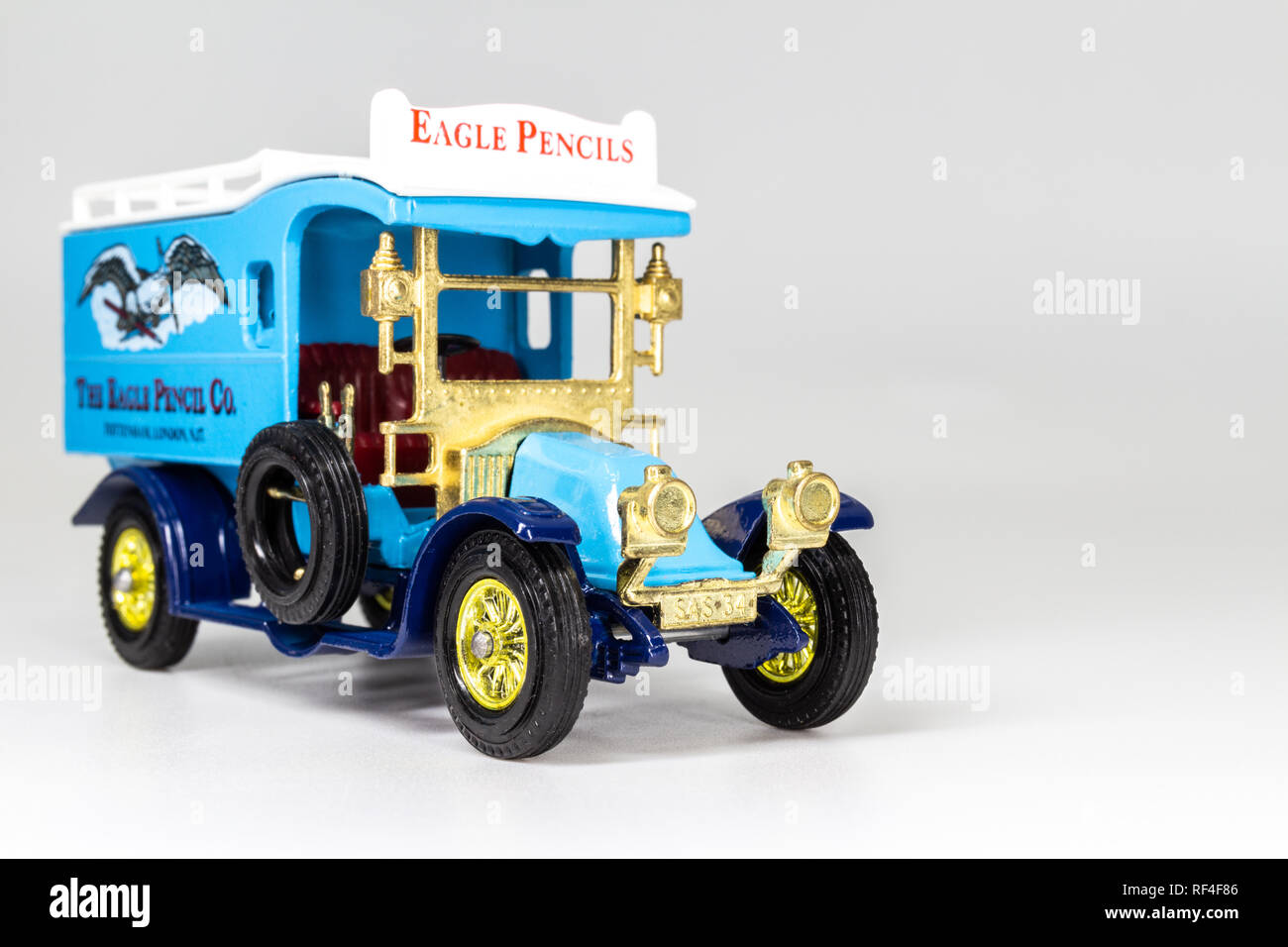 Machbox  Models of Yesteryear   Renault Y25 The eagle Pencil Co.