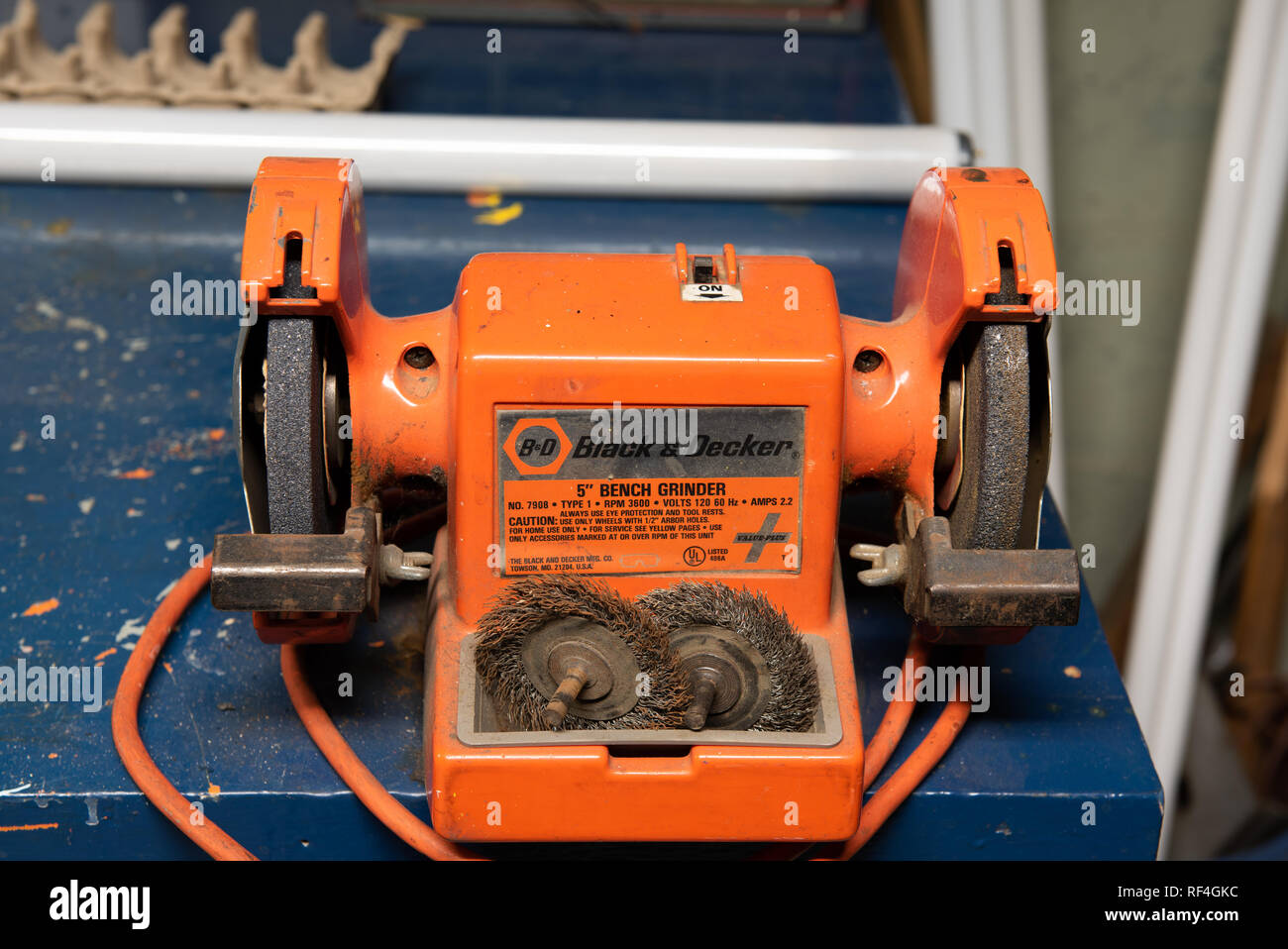Can It Be Saved Restoring A 47 Year Old Bench Grinder By Andrew