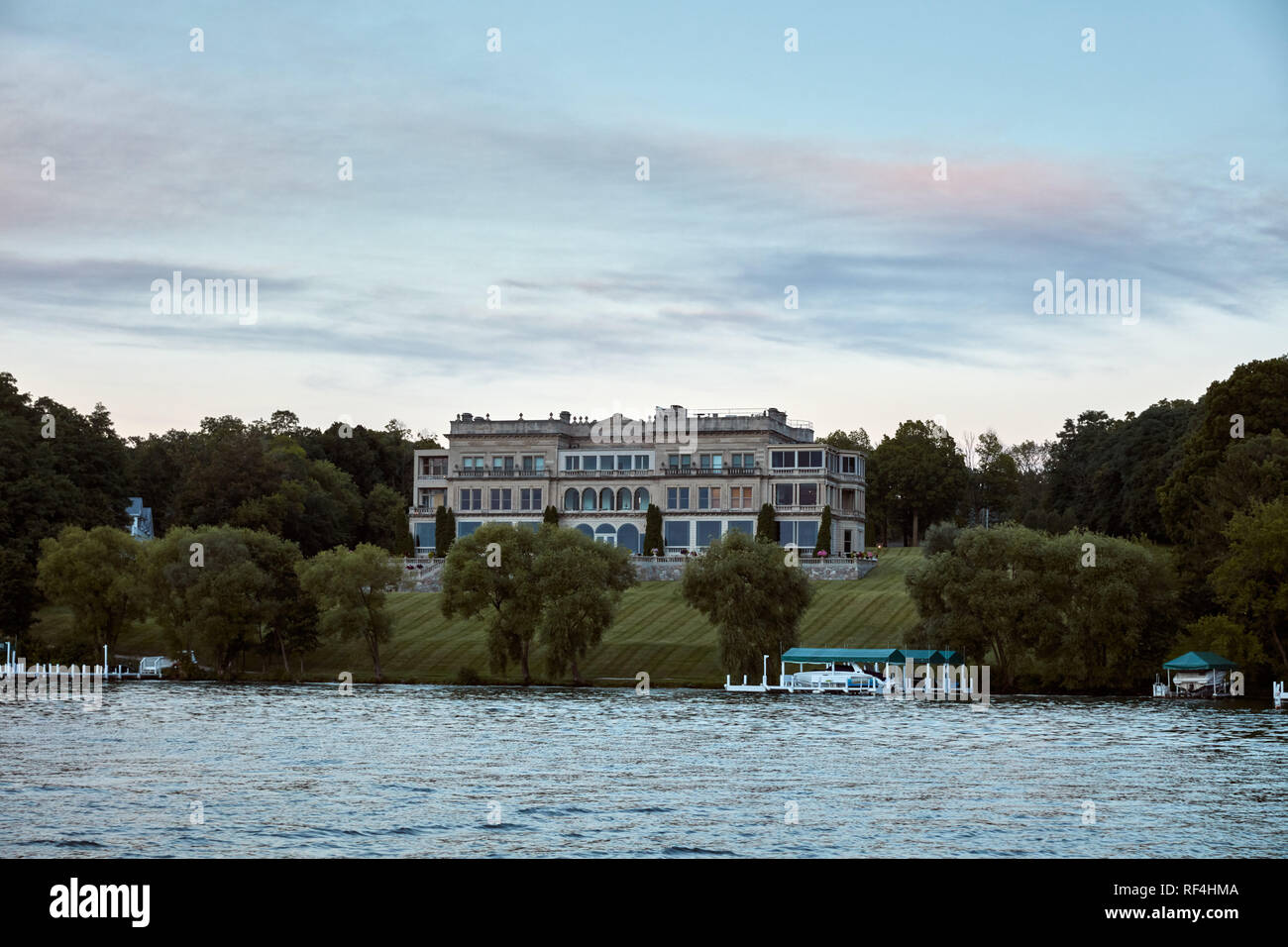 Lake geneva wisconsin hires stock photography and images Alamy