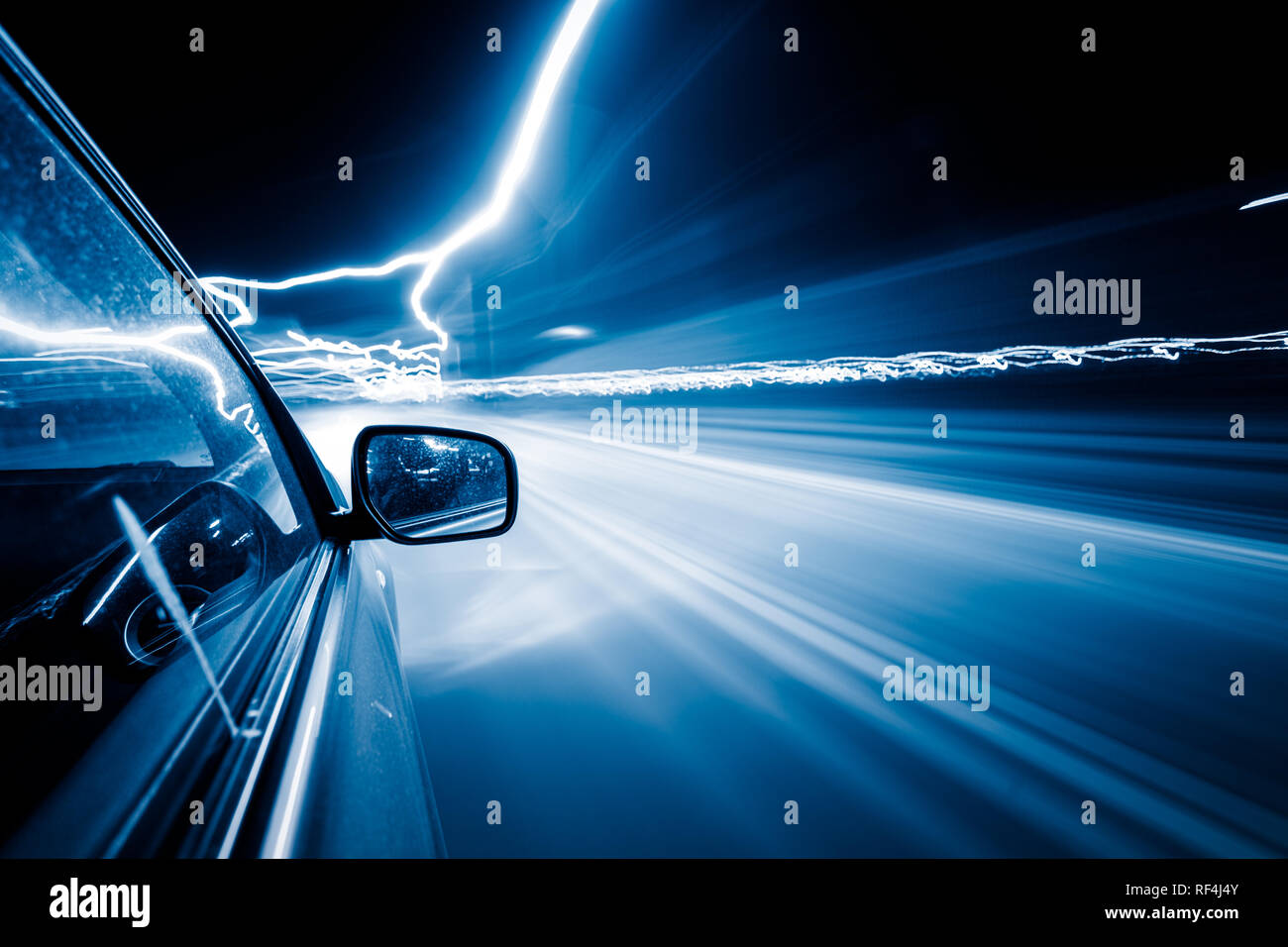 Car going around a corner hi-res stock photography and images - Alamy