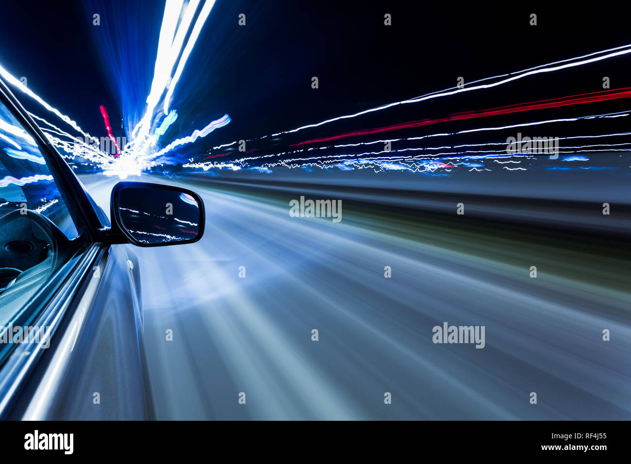 Car going around a corner hi-res stock photography and images - Alamy